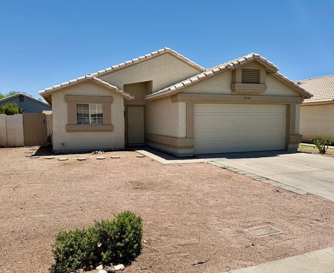 Building Photo - 3 Bedroom/2 Bath Single Level Home! NO HOA