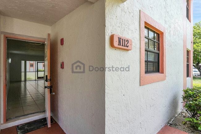 Photo - 3050 Norwood Pl Unidad Apt N112