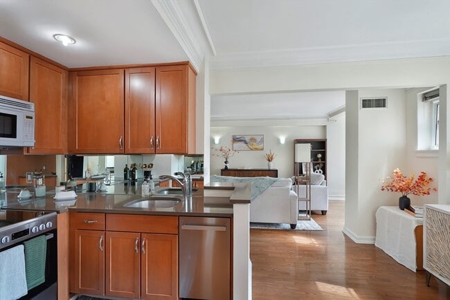 Photo - 20 Chapel St Unit B801