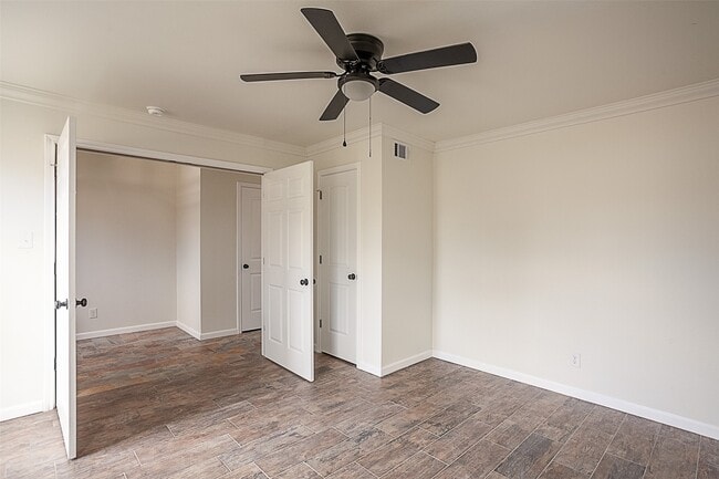 Photo - 6317 Ivanhoe Ln