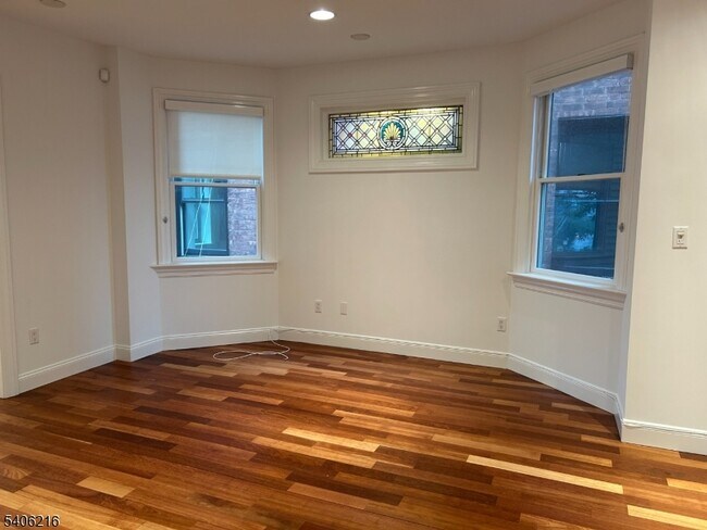 Photo - 94 Walnut St Unit 2