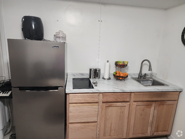 Building Photo - 7909 NW 40th St Unit C Rental