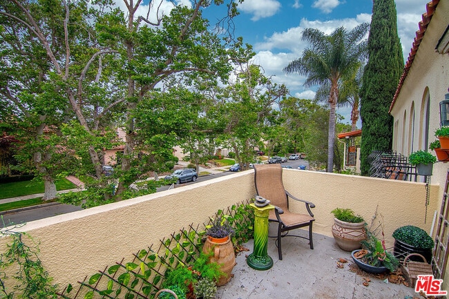 Photo - 143 S Mansfield Ave