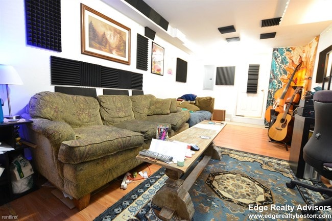 Photo - 2 br, 1 bath  - 9 Vineland St