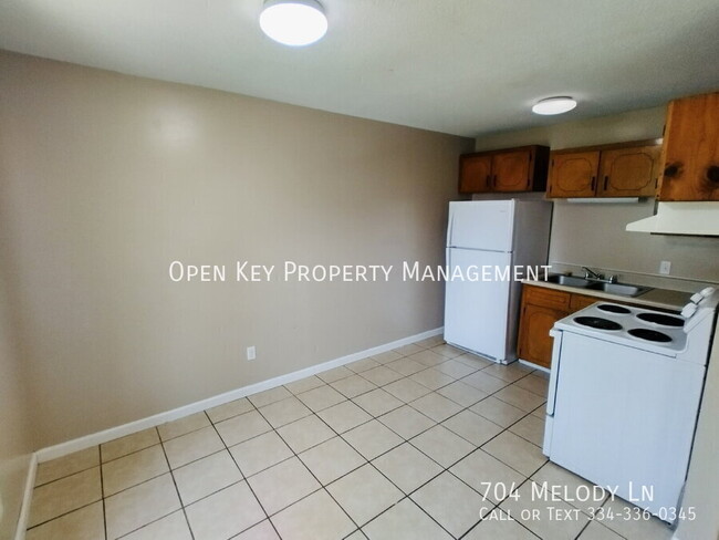 Photo - 704 Melody Ln