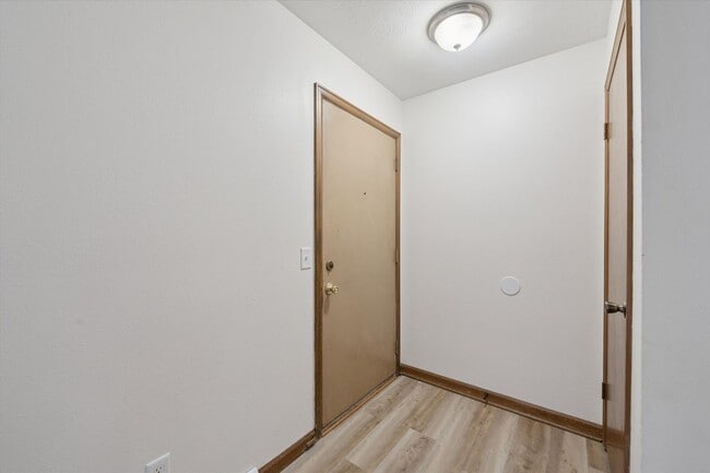 Photo - 5427-5433 Glenridge Unit 5433