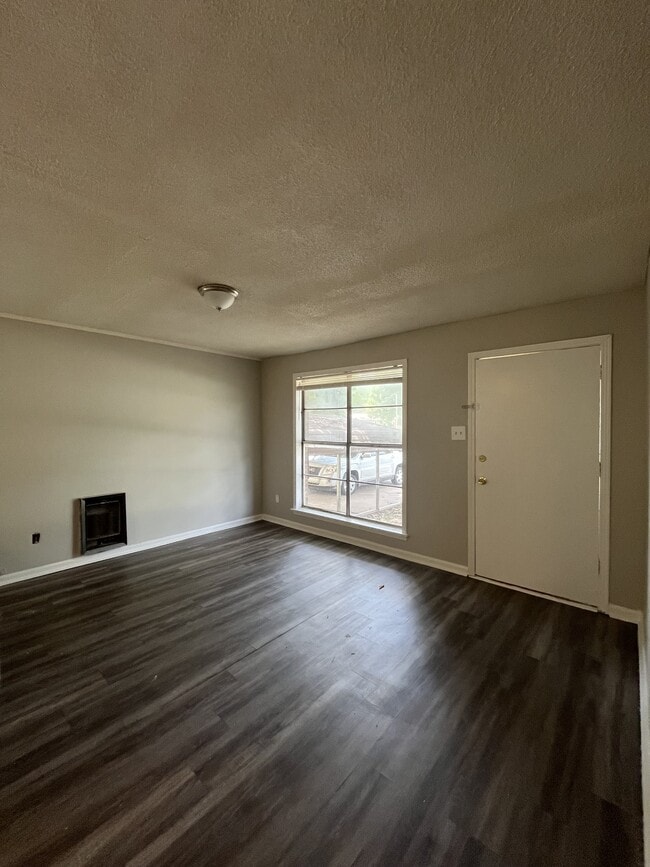Photo - 453 Fleming Dr
