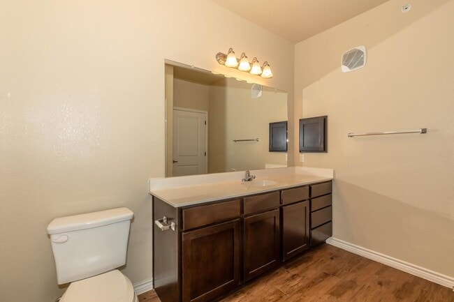 Photo - 1617 Northwest Blvd Unit 516