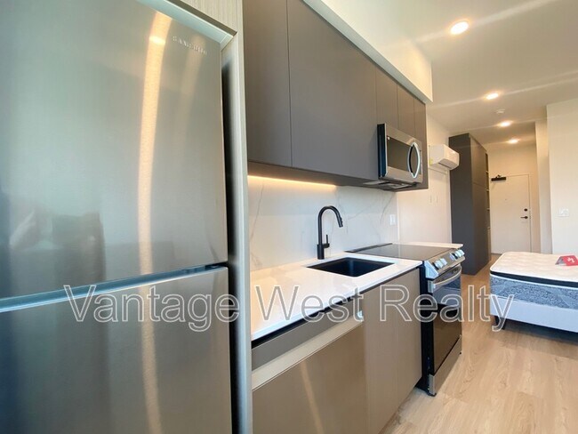 Photo - 720-720 K. L. O. Rd