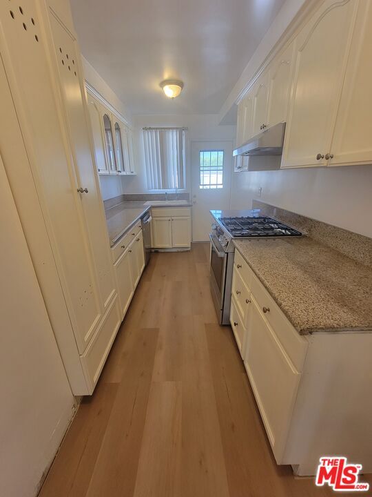 Building Photo - 5306 Vantage Ave Unit 4-4 Rental