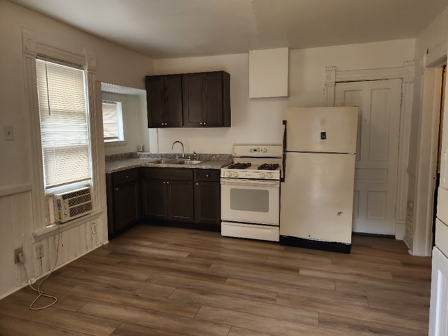 Photo - 1575 Coit Ave NE Unidad 4