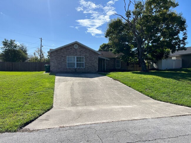 Photo - Updated 3/2 In Deltona!