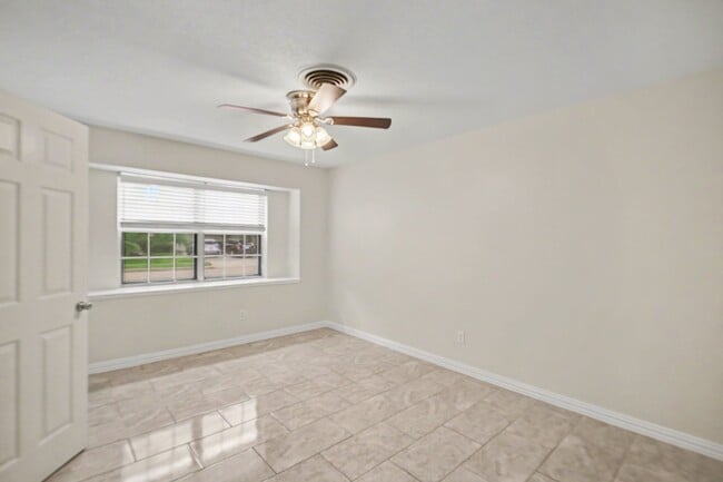 Photo - 5726 Ettrick Dr