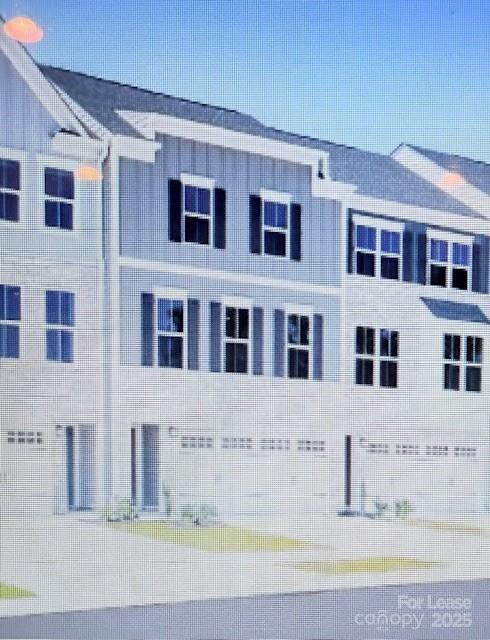 Building Photo - 2132 Flicker Rd