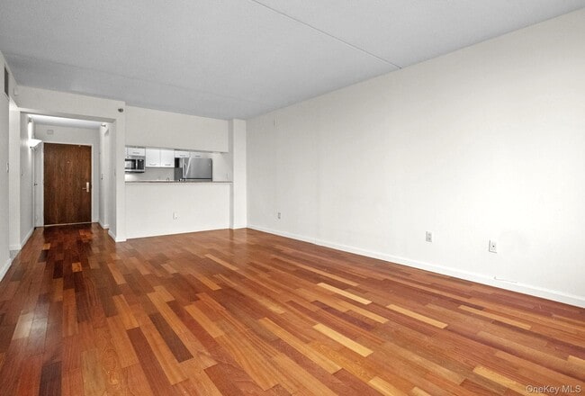 Photo - 4 Martine Ave Unit 1619