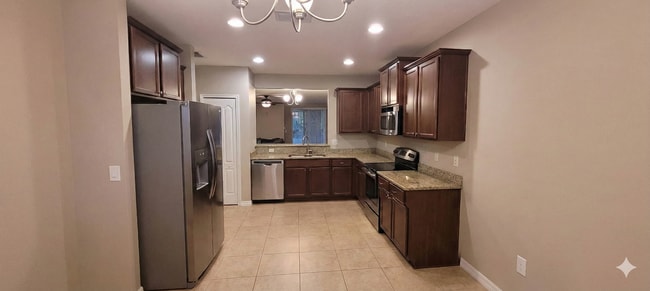 Photo - 910 Fallbrooke Ave