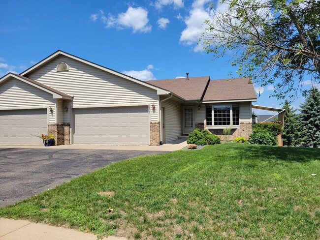 3 Bedroom Twin Home - 3 Bedroom Twin Home