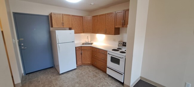 Building Photo - 13516-102 102 St NW Unit 207