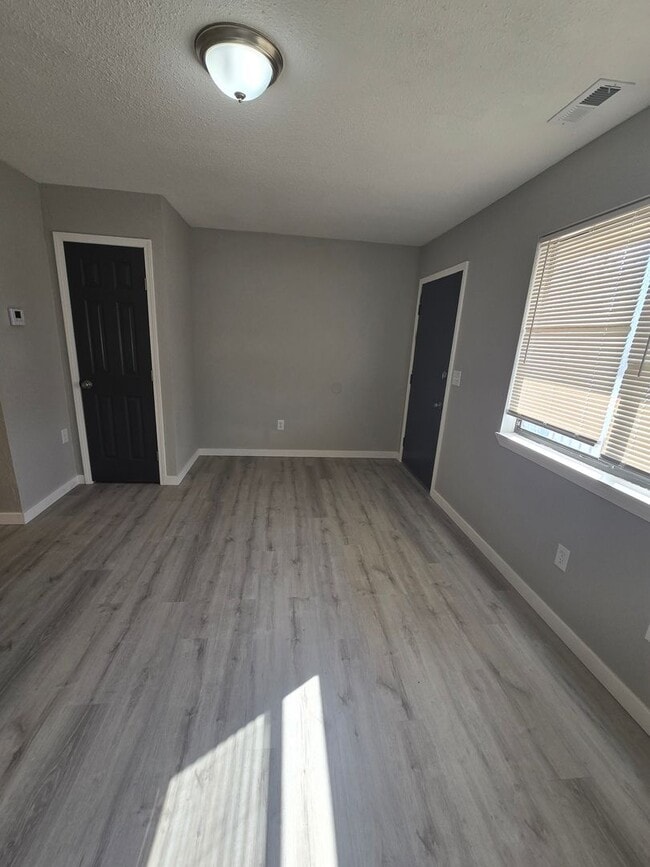 Photo - 1 Bedroom 1 Bathroom Apartment! Unidad 29 Osage Ridge Rd #7