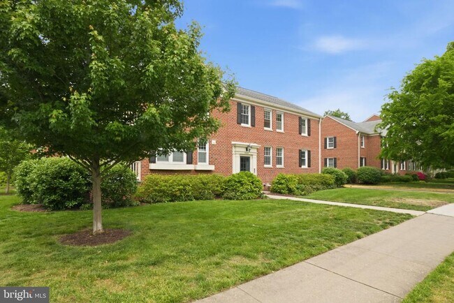 6604 Potomac Ave Unidad A-2