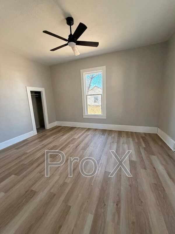 Photo - 1230 W 9th St