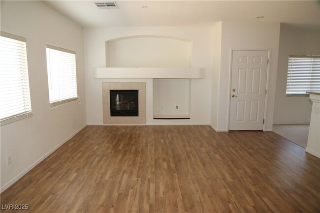 Photo - 2505 April Breeze Ln