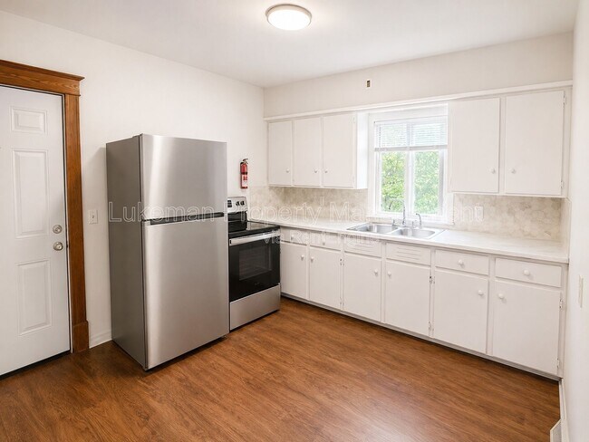 Photo - 1104 Washington Ave