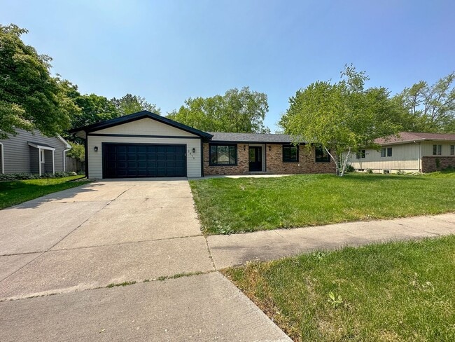 Photo - 3419 Taft Ave