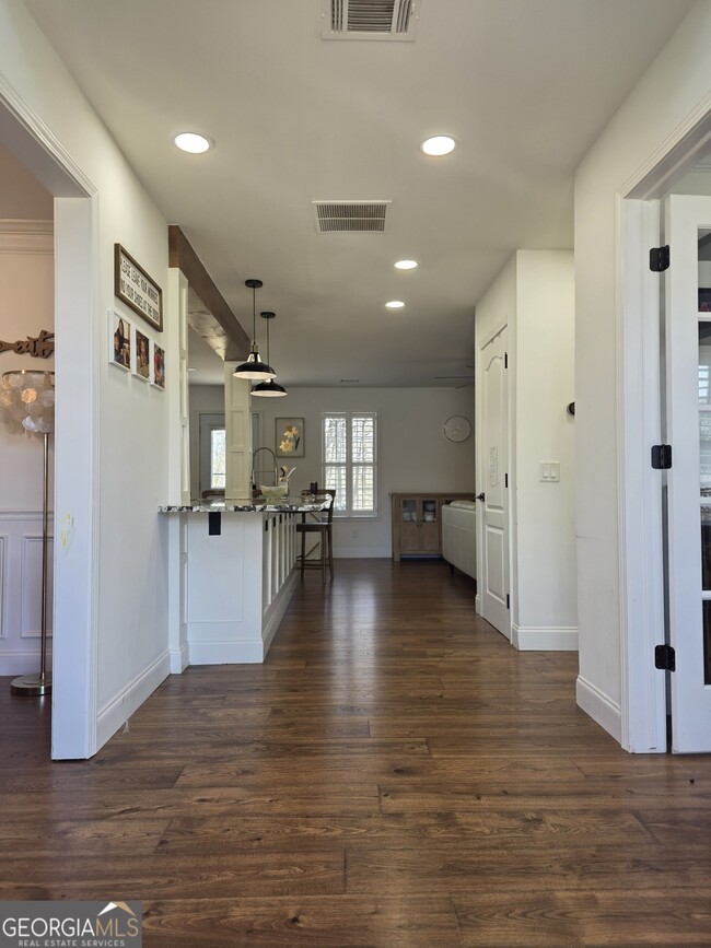 Photo - 1121 Vanessa Ave