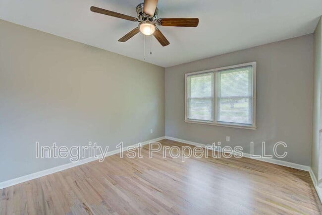 Photo - 6910 NW Belvidere Pkwy