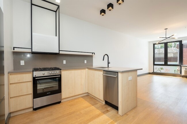 Photo - 424 Arlington Ave Unit 206