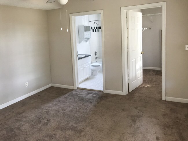 Photo - 421 E Amelia St Unidad B