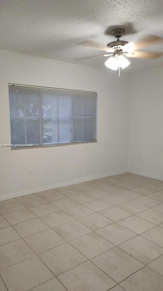 Photo - 2430 Centergate Dr Unidad 106