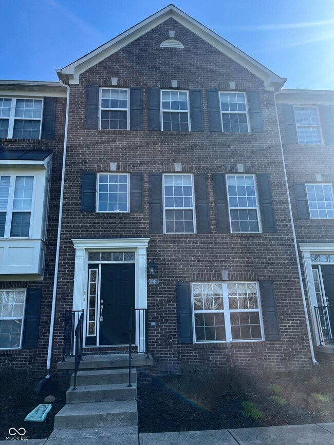 9014 Mercer Dr