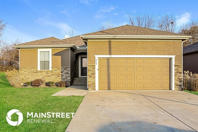 Photo - 212 NE Katie Ct
