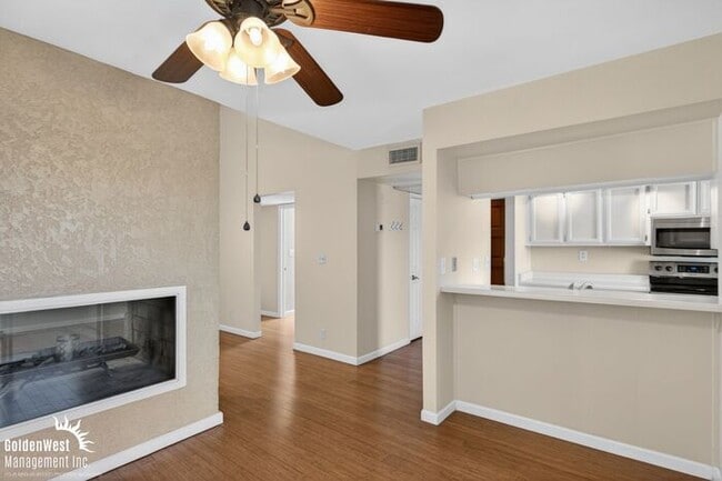 Building Photo - Bright and Modern 1Bdm 1Ba Condo Near Downtown Scottsdale! Unit 309