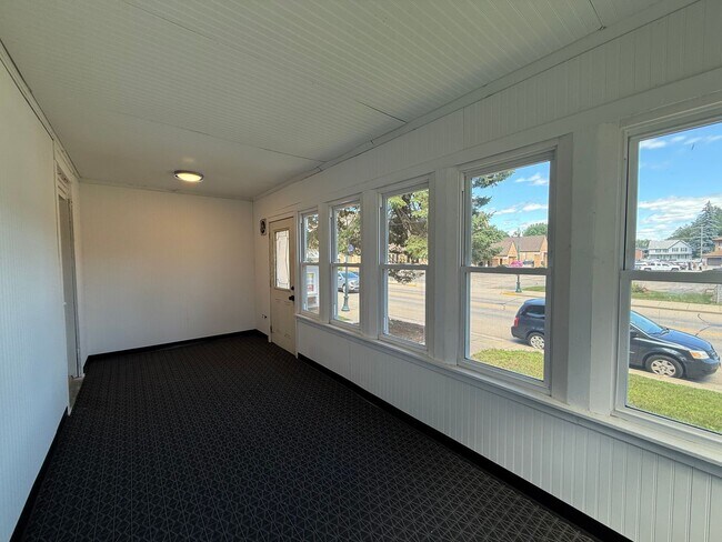 Photo - 5 Bed 2 Bath Single Family Home- Shawano Wi