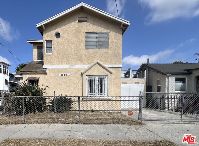 Photo - 1650 S Rimpau Blvd Casa
