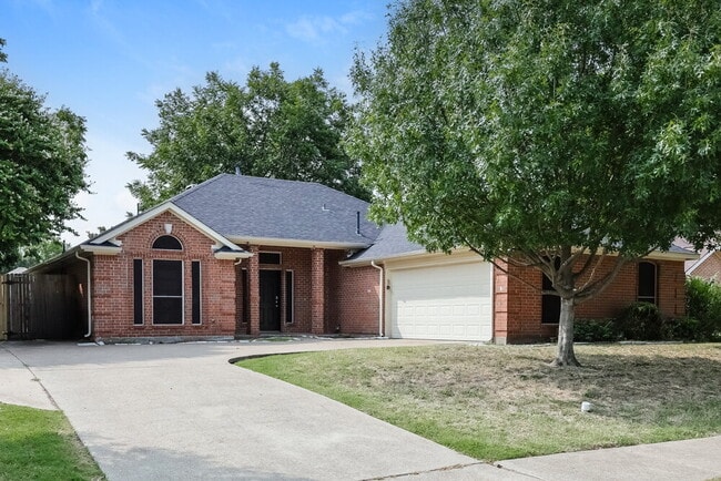 Photo - 105 Princeton Cir