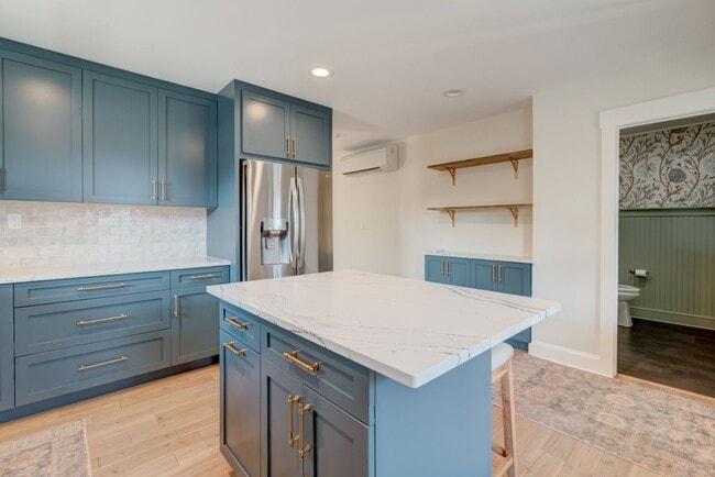 Photo - 705 Haller St NE