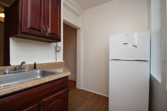 Photo - 3021 N Calvert St Unidad # 2