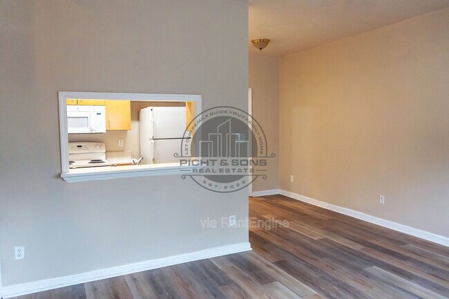 Photo - 2403 Hartsfield Rd
