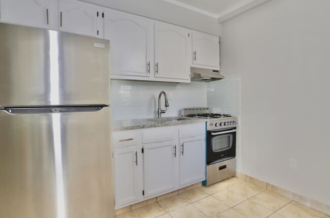 Building Photo - 4901 Murphy Pl Unit 2