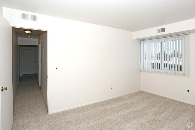 Photo - Garfield Plaza Apartments