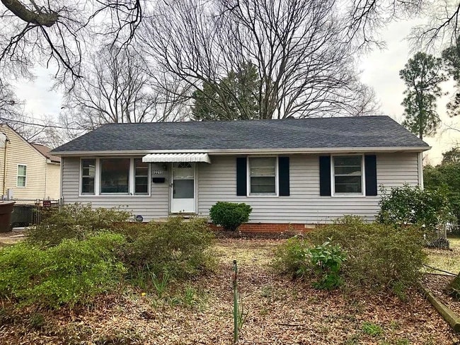 Building Photo - 2211 Hubert St