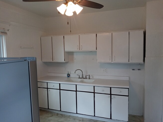 1724 Franklin St Unit ONE