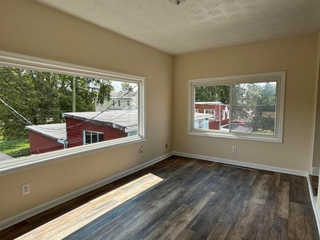 Photo - 35 Ash St Unit A