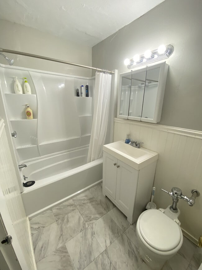 27 Aberdeen St Unit 3