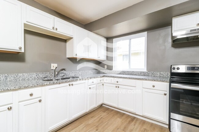 Photo - 480 Kirkwall Dr