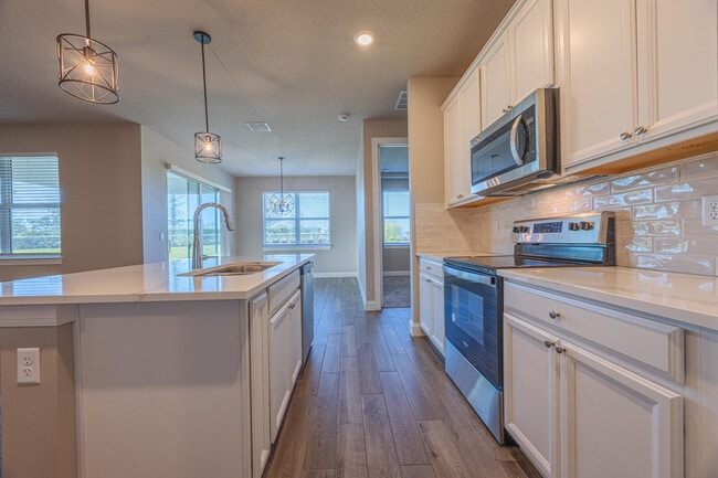 Photo - 6616 Cloverdale Ave